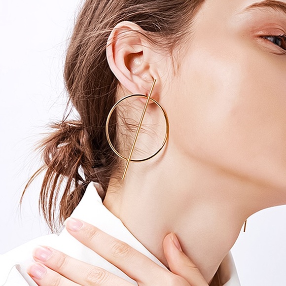 ⚜️[𝟯/$𝟭𝟴]⚜️Big Gold Round Bar Earrings NEW - Picture 3 of 9